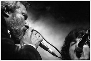 Carlos Tarque junto a Isra Romero Foto: La Espuma de los días - Helena